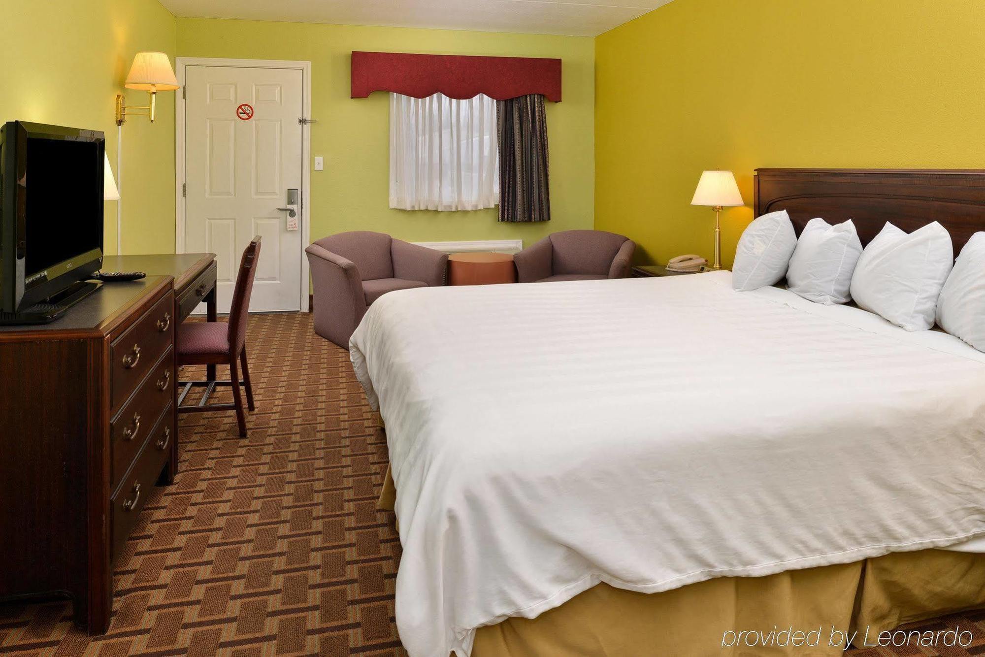 American Inn Princeton Экстерьер фото